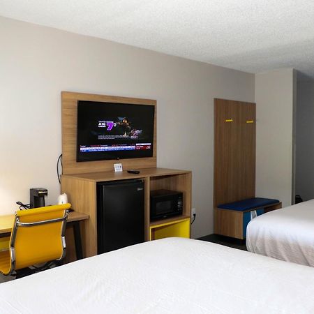 Days Inn By Wyndham Farmville Kültér fotó